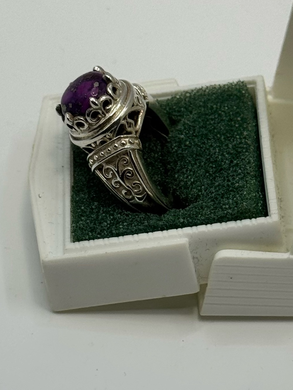 Vintage Sterling Silver Crown Mount Purple Stone Ring - Picture 6 of 13